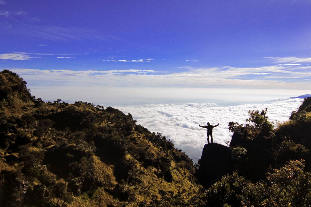 Jalur Pendakian Gunung Sumbing via Mangli Dibuka Kembali. Prokes Jangan Sampai Kendor!
