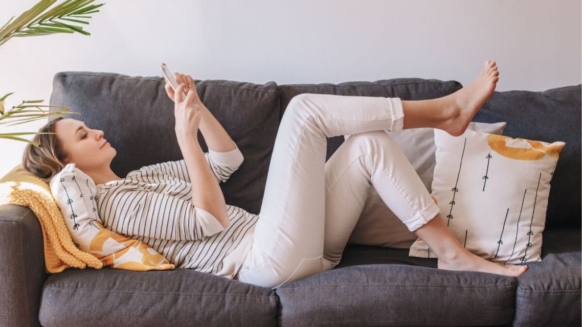 Bahaya Psikologis Curhat Ke AI